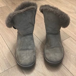 ugg boots barely worn size 10